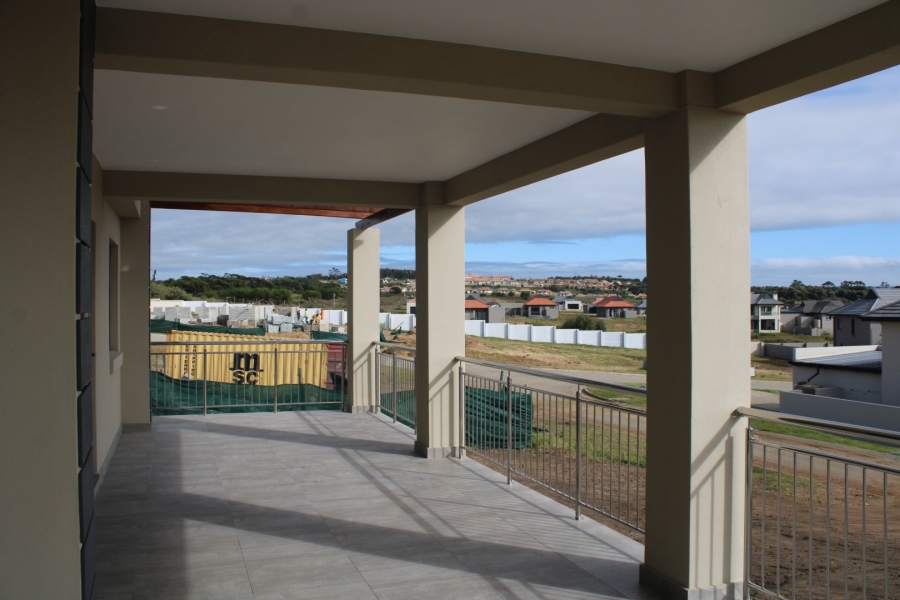 4 Bedroom Property for Sale in Kidds Beach Eastern Cape